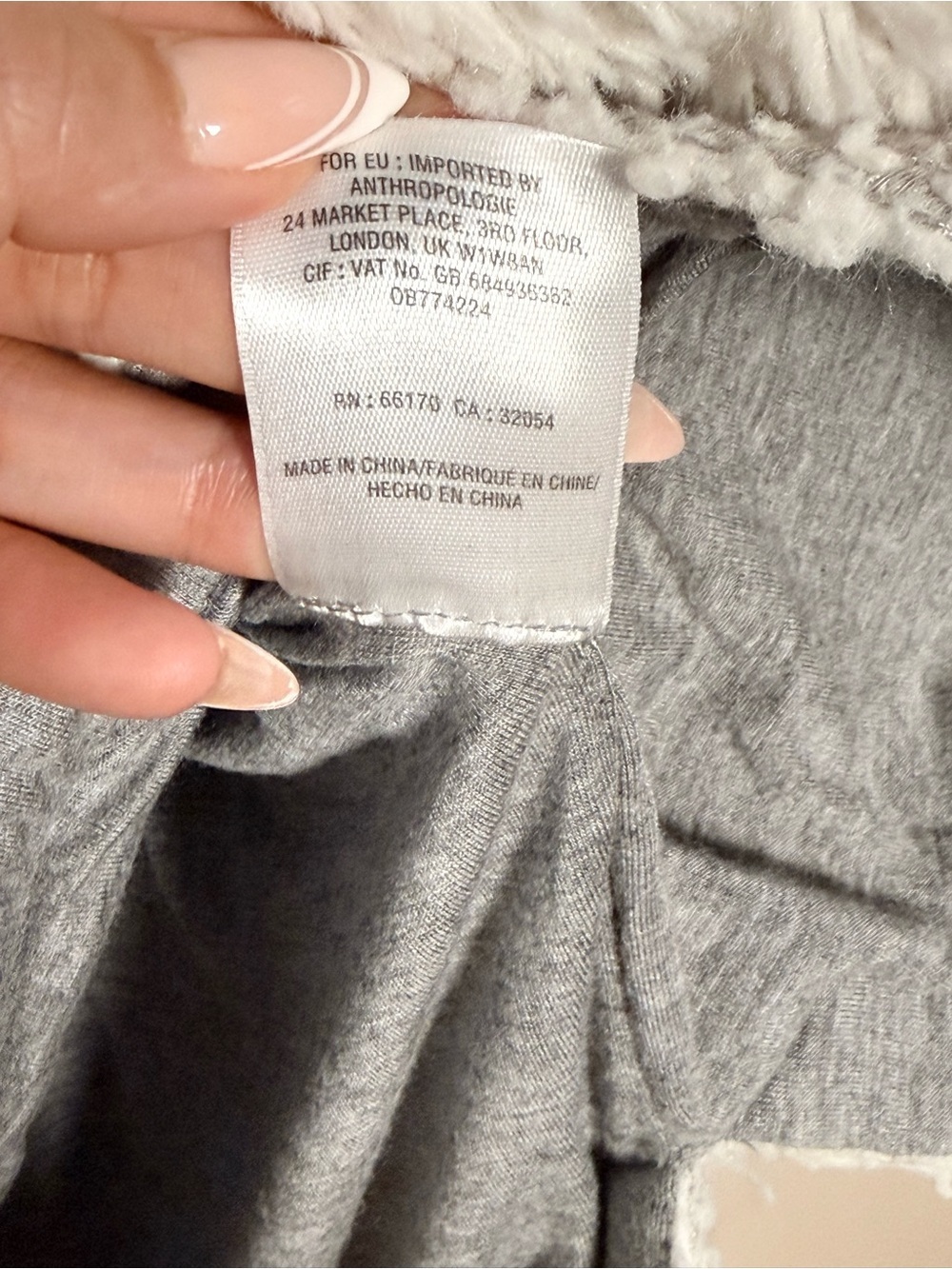Akemi + Kin Anthropologie White Hooded Sherpa Pullover, Size Small - Picture 6 of 10